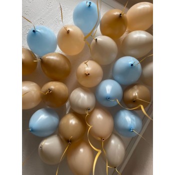 Μπαλόνια ελεύθερα δε γαλάζιο και καφέ αποχρώσεις